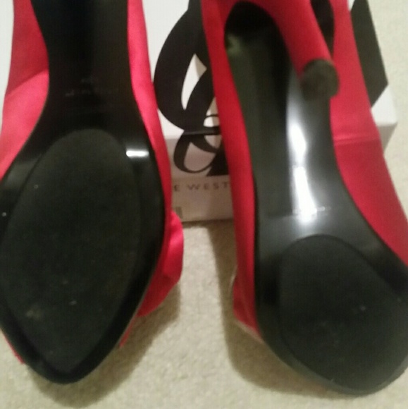 Shoes - Picture 4 of 4